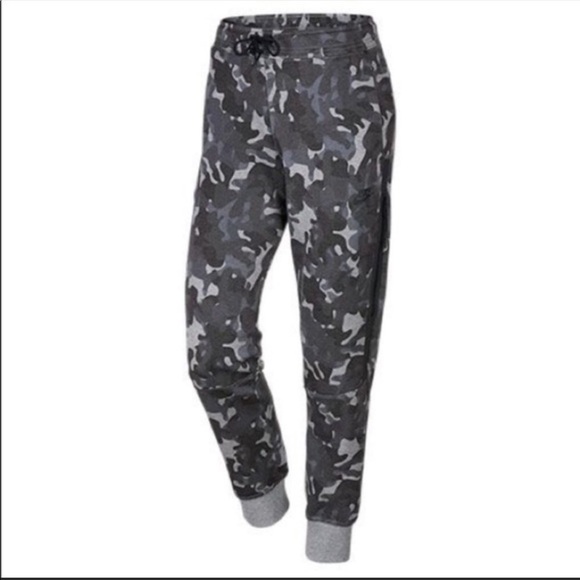 nike camo sweats